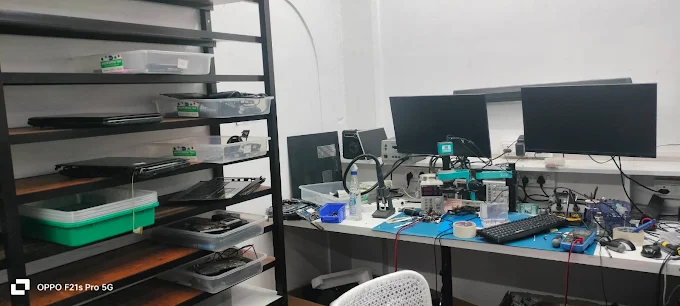 Hardware Intake & Consultation Desk